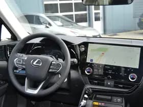 Lexus NX thumbnail 42