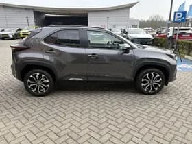 Toyota Yaris Cross thumbnail 2