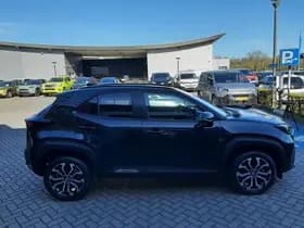 Toyota Yaris Cross thumbnail 2