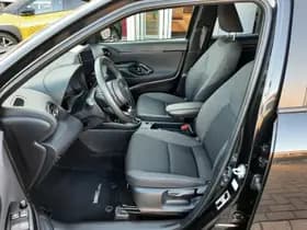 Toyota Yaris Cross thumbnail 17
