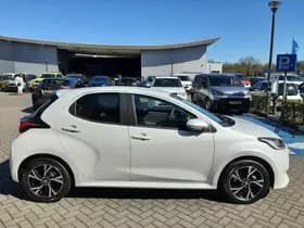 Toyota Yaris thumbnail 2