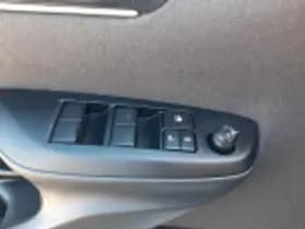 Toyota Yaris thumbnail 44