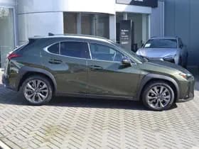 Lexus UX thumbnail 2