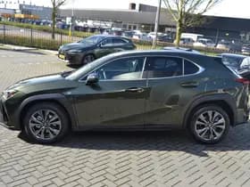 Lexus UX thumbnail 12