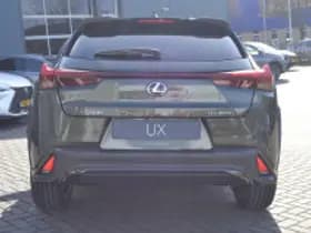 Lexus UX thumbnail 4