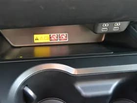 Lexus UX thumbnail 32