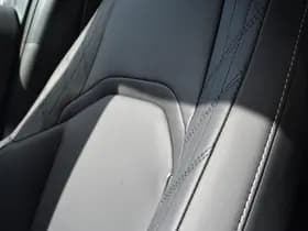 Lexus UX thumbnail 37