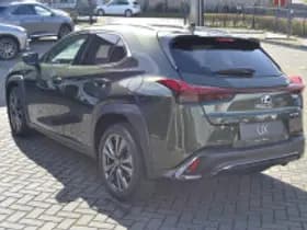 Lexus UX thumbnail 5