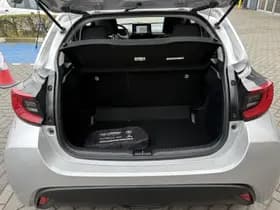 Toyota Yaris thumbnail 13
