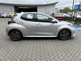 Toyota Yaris thumbnail 68