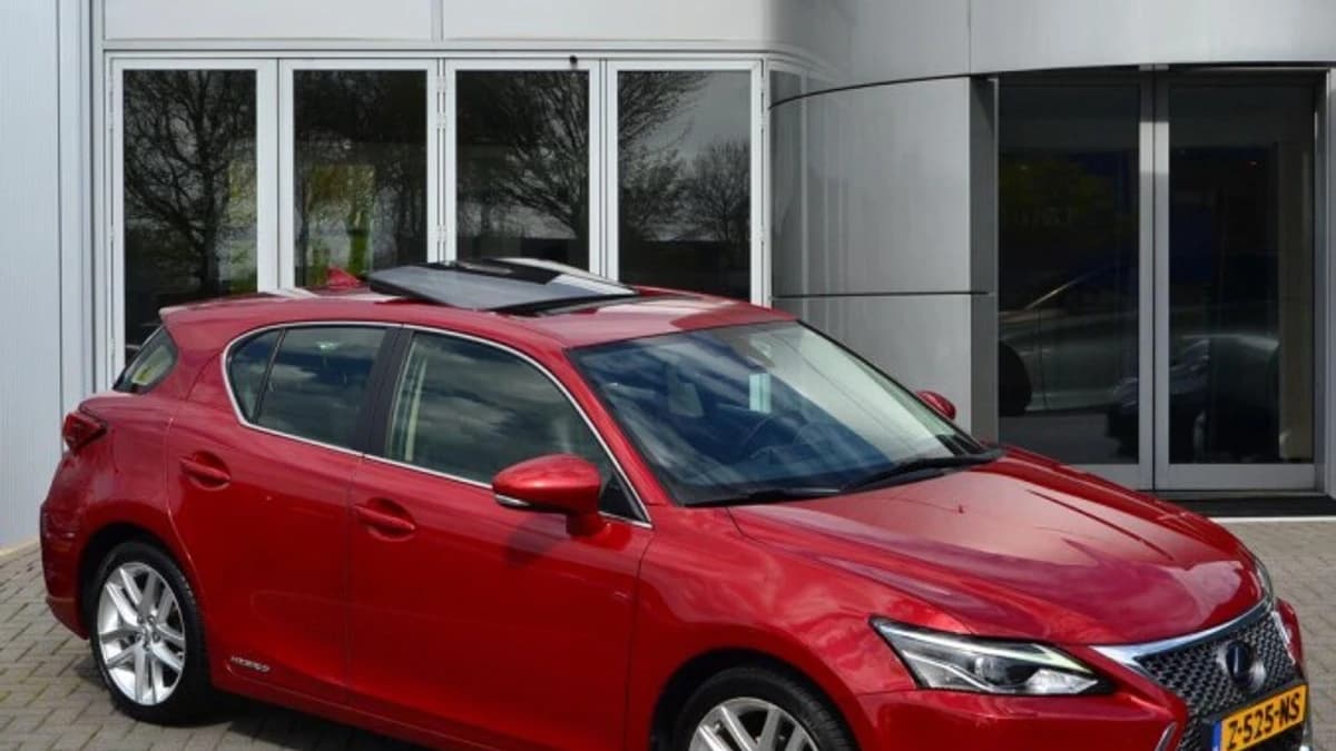 Lexus CT — foto 1