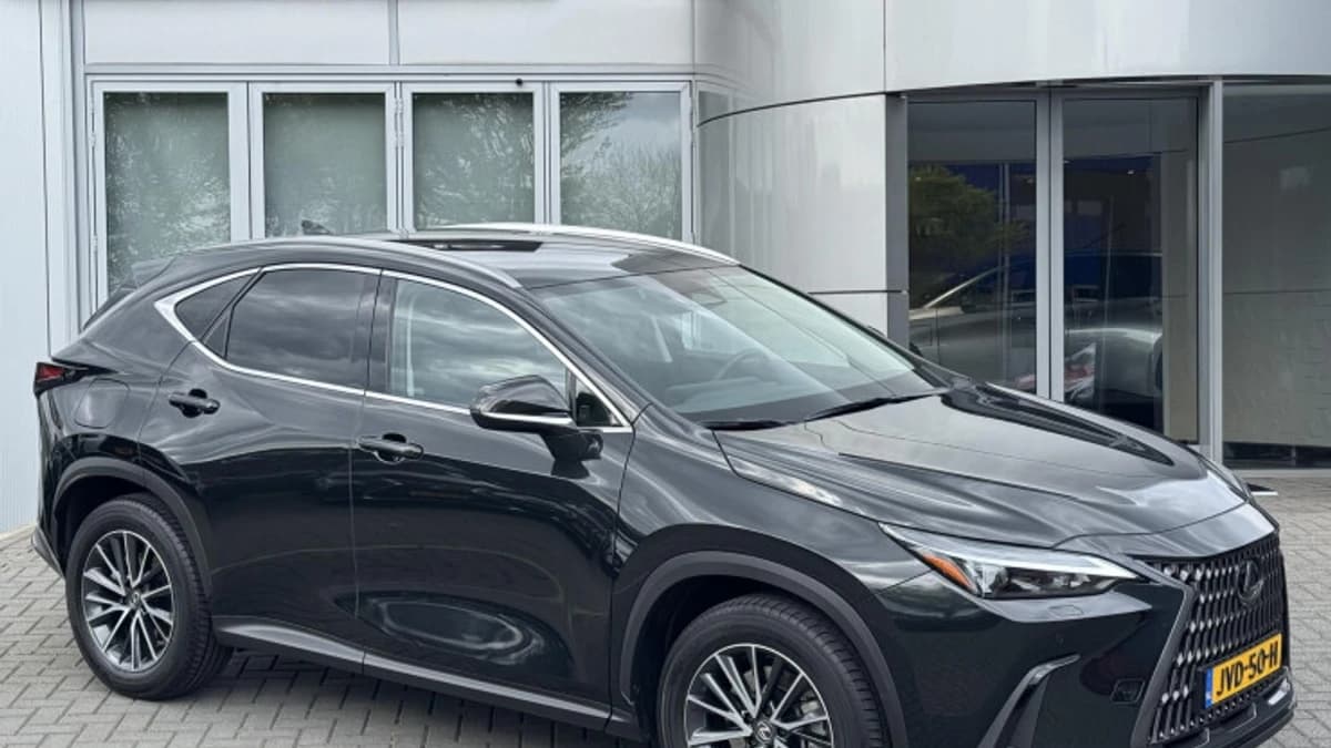 Lexus NX — foto 1