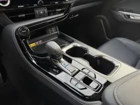 Lexus NX thumbnail 32
