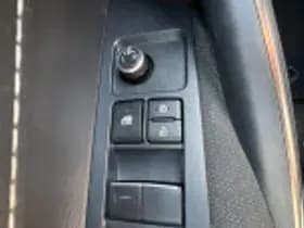 Toyota Corolla thumbnail 58