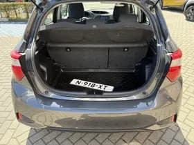 Toyota Yaris thumbnail 13
