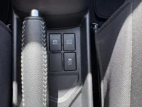Toyota Yaris thumbnail 25