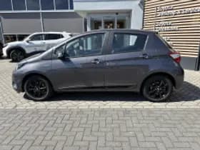 Toyota Yaris thumbnail 4