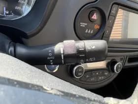 Toyota Yaris thumbnail 32