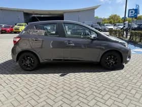 Toyota Yaris thumbnail 8