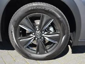 Lexus UX thumbnail 16