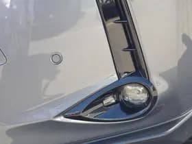 Lexus UX thumbnail 18