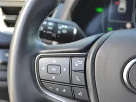 Lexus UX thumbnail 24