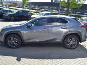 Lexus UX thumbnail 6