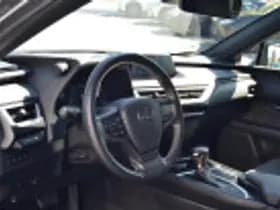 Lexus UX thumbnail 55