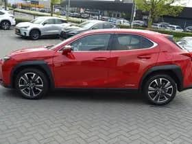 Lexus UX thumbnail 12