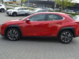 Lexus UX thumbnail 6