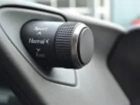 Lexus UX thumbnail 60
