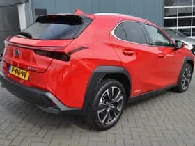 Lexus UX thumbnail 9