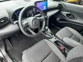 Toyota Yaris Cross thumbnail 2