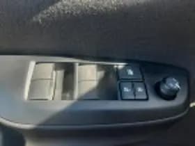 Toyota Yaris thumbnail 42