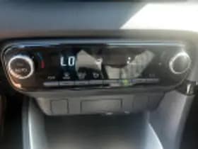 Toyota Yaris thumbnail 50