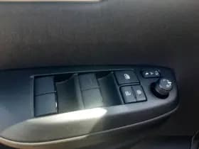 Toyota Yaris thumbnail 22