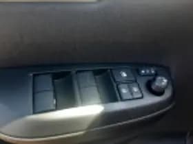 Toyota Yaris thumbnail 55