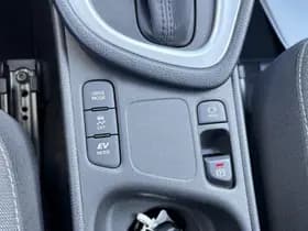 Toyota Yaris thumbnail 35