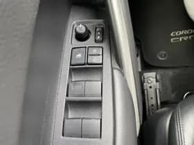 Toyota Corolla thumbnail 37