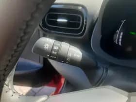 Toyota Yaris thumbnail 35