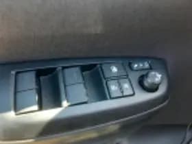 Toyota Yaris thumbnail 58