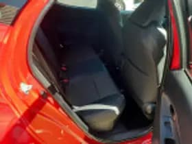Toyota Yaris thumbnail 69