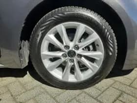 Toyota Corolla thumbnail 3