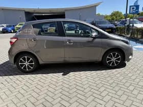 Toyota Yaris thumbnail 2