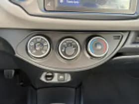 Toyota Yaris thumbnail 50