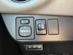 Toyota Yaris thumbnail 57