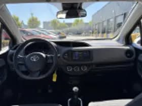 Toyota Yaris thumbnail 59