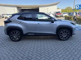 Toyota Yaris Cross thumbnail 2