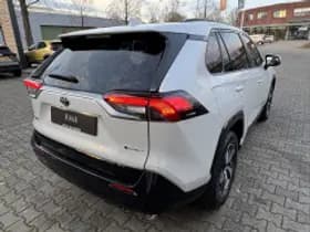 Toyota RAV4 thumbnail 3