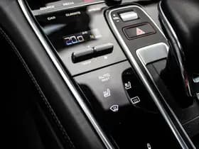 Porsche Panamera thumbnail 43